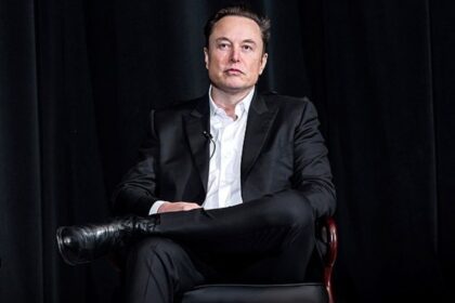 Elon Musk speaking with Lt. Gen. Richard Clark at the U.S. Air Force Academy in April 2022. (Credits: Wikimedia Commons)