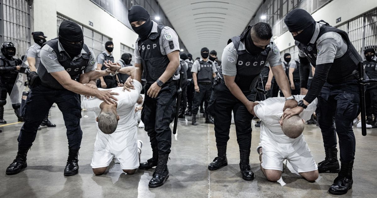 Vanished Without a Trace, Immigrants Disappear from U.S. Tracking After Deportation Flights